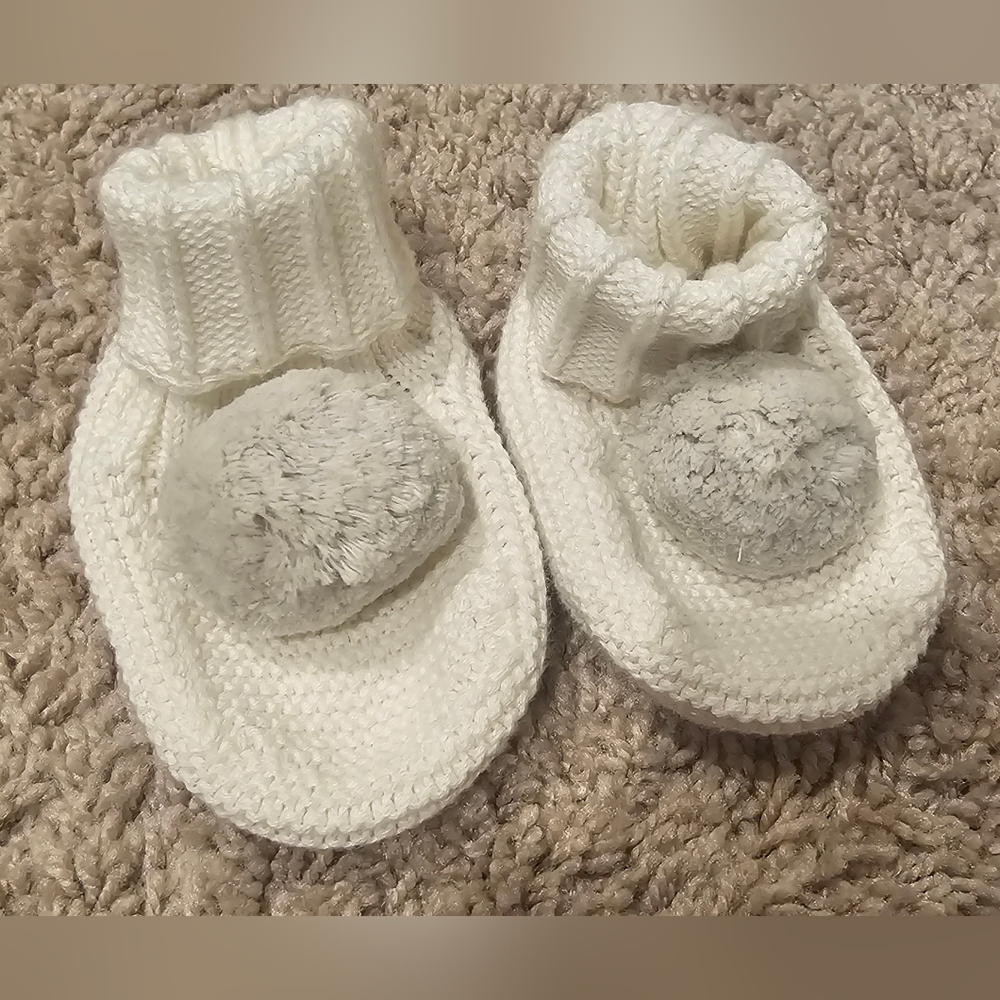 The White Company Cream Knit Baby Slippers with Gray Pom Pom